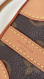 Louis Vuitton Monogram Noe Purse - Image 10