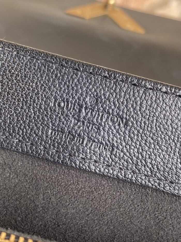 Louis Vuitton Very One Handle - Image 12