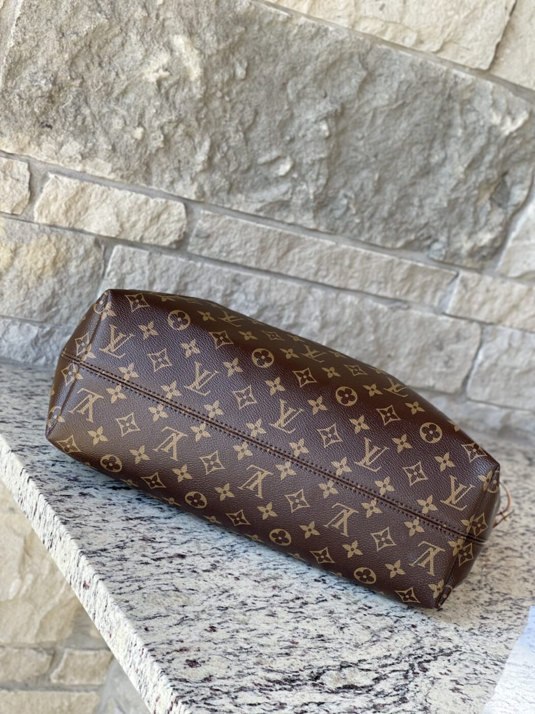 Louis Vuitton Graceful MM Monogram - Image 7