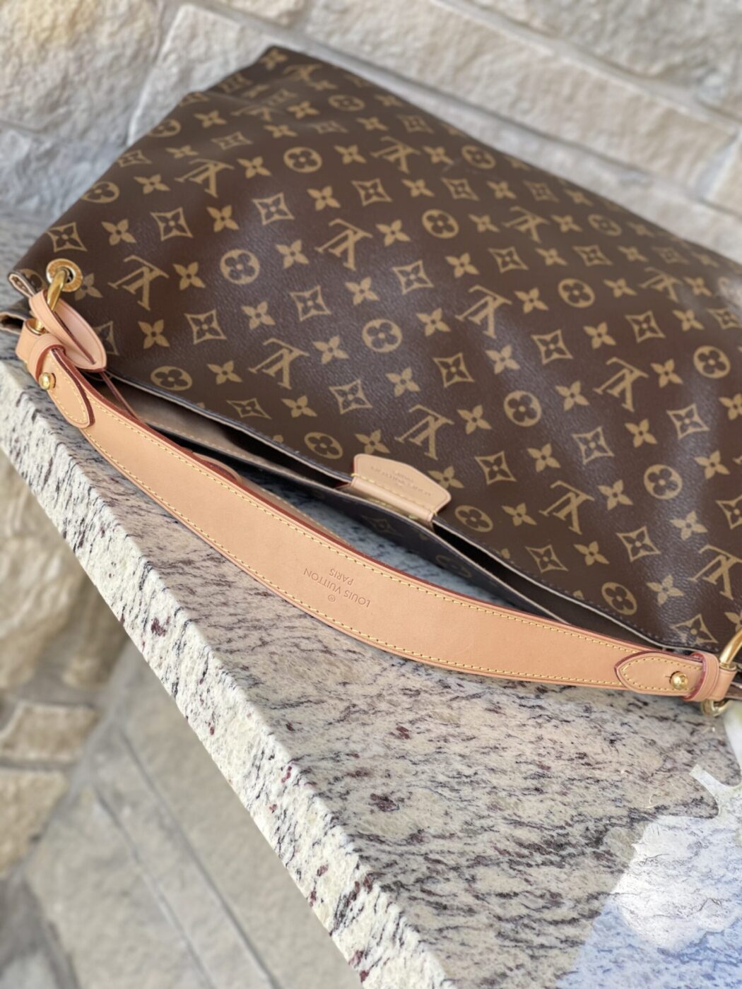 Louis Vuitton Graceful MM Monogram - Image 11
