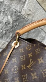 Louis Vuitton Artsy MM Monogram - Image 3