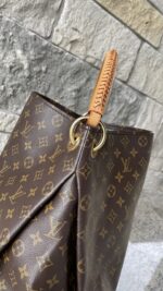 Louis Vuitton Artsy MM Monogram - Image 5