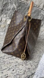 Louis Vuitton Artsy MM Monogram - Image 9