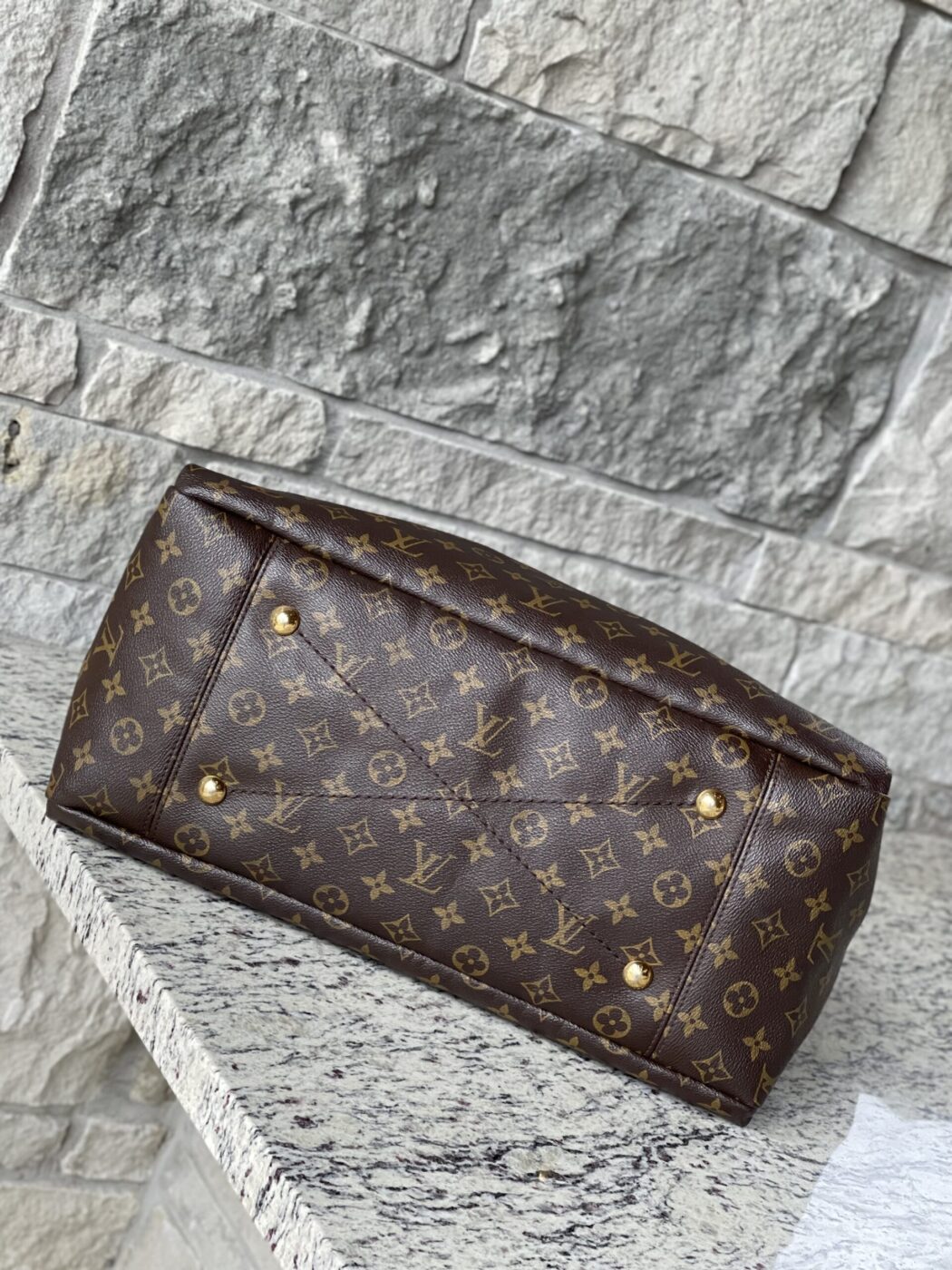 Louis Vuitton Artsy MM Monogram - Image 11