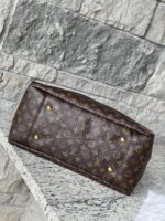 Louis Vuitton Artsy MM Monogram - Image 11