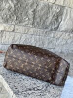 Louis Vuitton Graceful MM Monogram Beige - Image 10