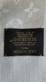 Louis Vuitton So Shine Shawl - Image 3