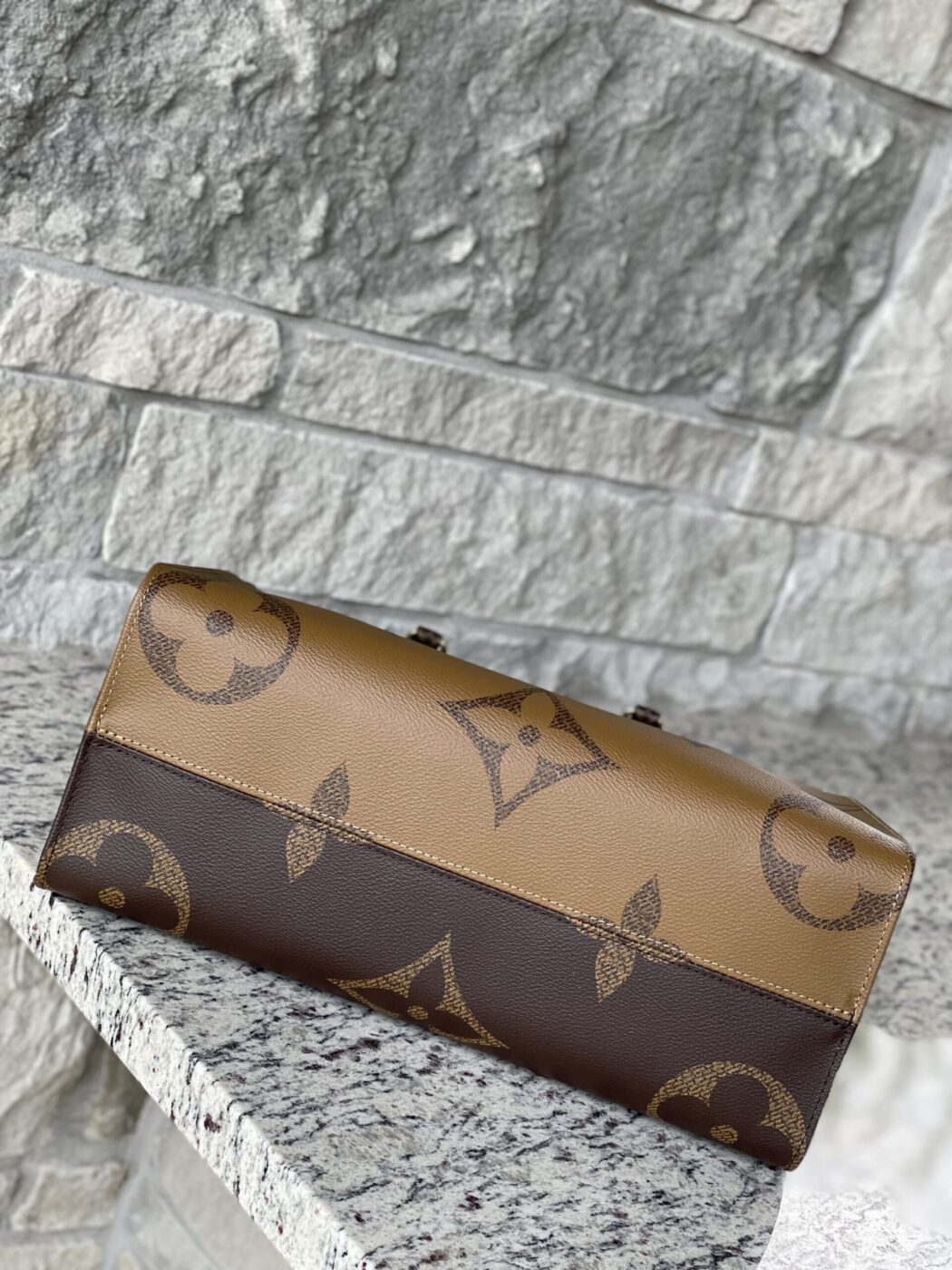 Louis Vuitton Reverse Monogram Giant Onthego MM - Image 6