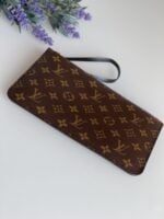 Louis Vuitton Neverfull MM Pouch World Tour - Image 7