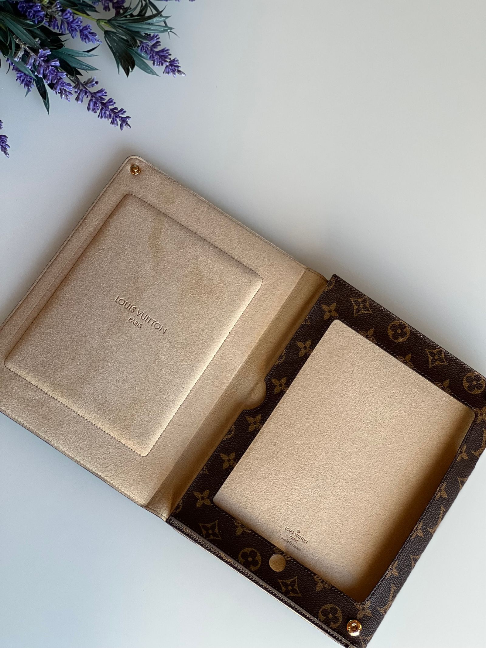 Louis Vuitton iPadケース モノグラム ブラウン ルイヴィトン Louis Vuitton iPadケース モノグラム ブラウン ルイヴィトン