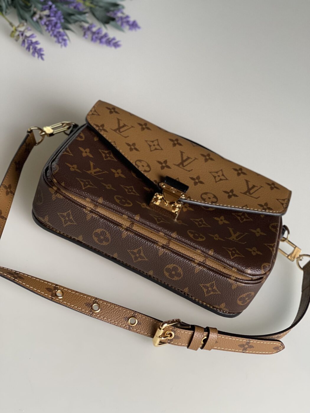 Louis Vuitton Pochette Metis Monogram Reverse - Image 2