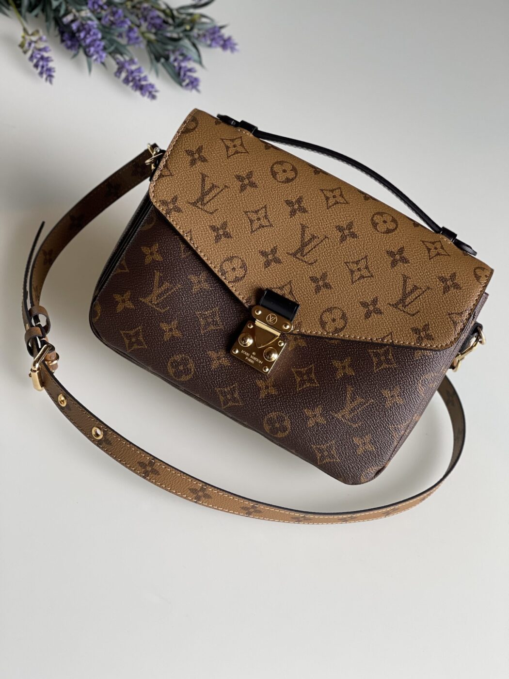 Louis Vuitton Pochette Metis Monogram Reverse - Image 1