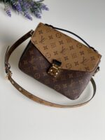 Louis Vuitton Pochette Metis Monogram Reverse