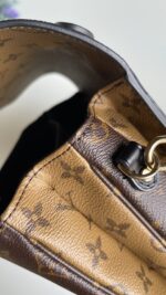 Louis Vuitton Pochette Metis Monogram Reverse - Image 10