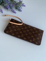 Louis Vuitton Neverfull MM Pouch Monogram Orange - Image 2