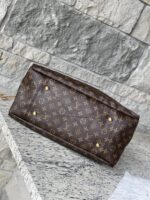 Louis Vuitton Artsy MM Monogam - Image 9