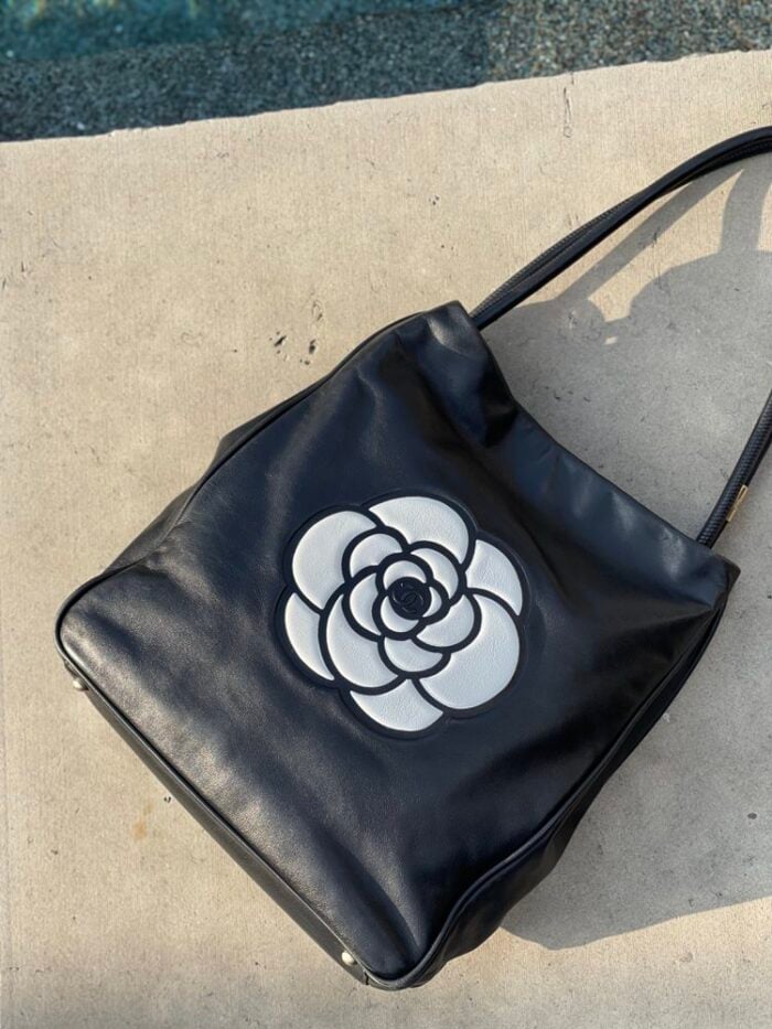 Chanel Lambskin Camellia Tote Black - Image 4