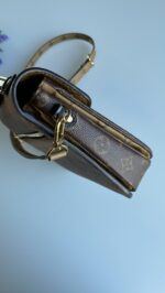 Louis Vuitton Pochette Metis Monogram Reverse - Image 7