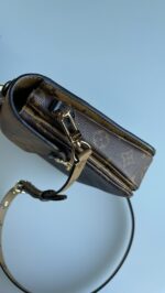 Louis Vuitton Pochette Metis Monogram Reverse - Image 8