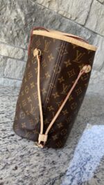 Louis Vuitton Neverfull MM Pivoine With Pouch - Image 4