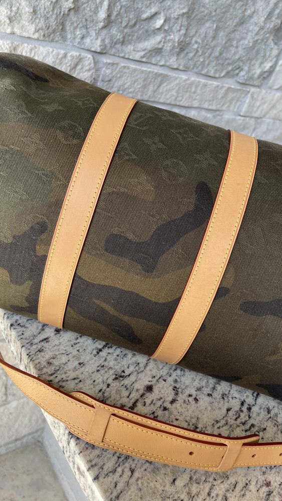 Louis Vuitton Keepall 45 Bandouliere Supreme Camouflage - LVLENKA Luxury  Consignment