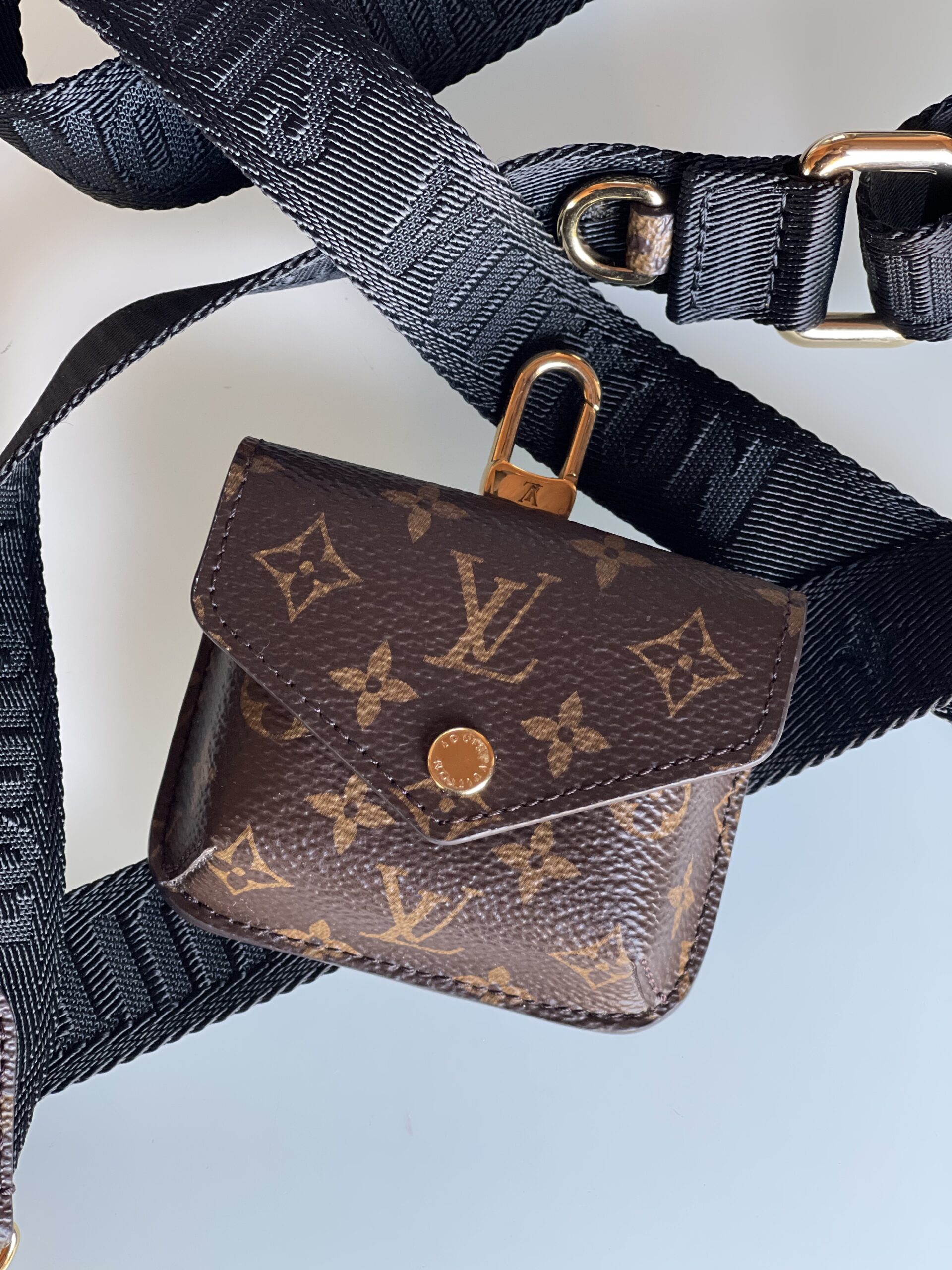 Louis Vuitton Bumper On Strap Iphone 13pro - LVLENKA Luxury