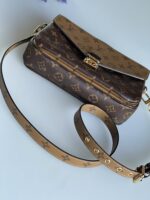 Louis Vuitton Pochette Metis Reverse - Image 4