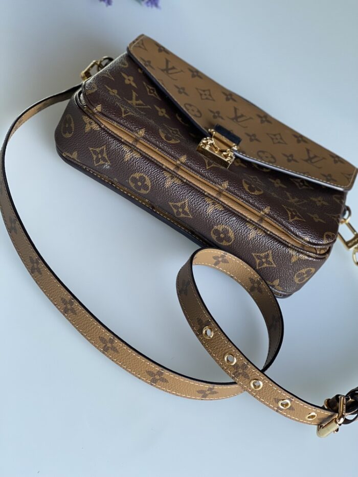Louis Vuitton Pochette Metis Reverse - Image 4