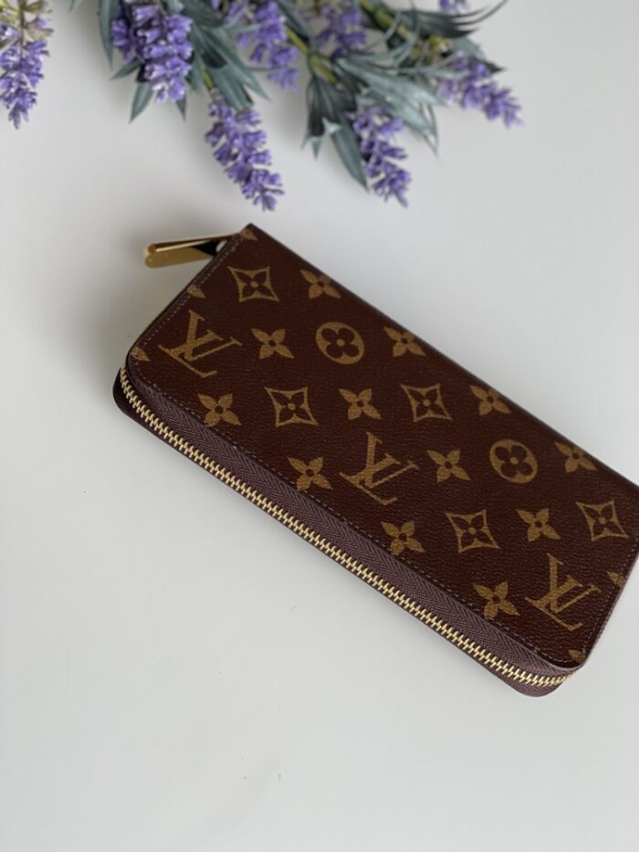 Louis Vuitton Full Size Zippy Wallet Monogram - Image 3