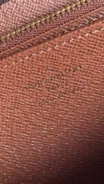 Louis Vuitton Full Size Zippy Wallet Monogram - Image 11