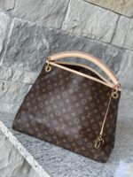 Louis Vuitton Artsy MM Monogram