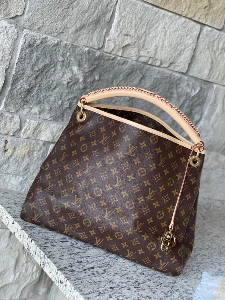 IMG_7062 3-1 Louis Vuitton Artsy MM Monogram - Image 1