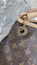 Louis Vuitton Artsy MM Monogram - Image 2