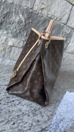 Louis Vuitton Artsy MM Monogram - Image 4
