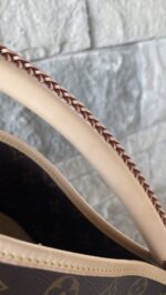 Louis Vuitton Artsy MM Monogram - Image 8