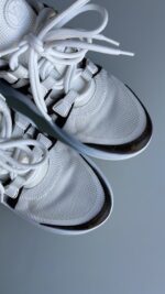 Louis Vuitton Calfskin Patent Monogram LV Archlight Sneakers 37.5 White - Image 2