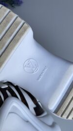 Louis Vuitton Calfskin Patent Monogram LV Archlight Sneakers 37.5 White - Image 7