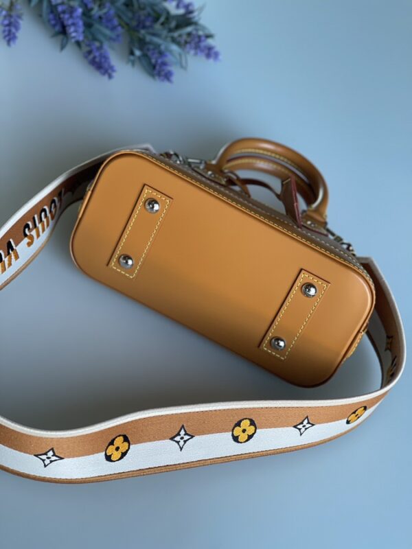 Louis Vuitton Alma BB Epi - Image 2