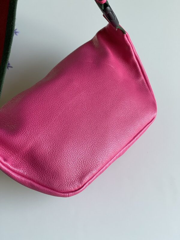 Gucci Large Logo BeltBag Pink - Image 7