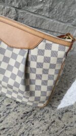 Louis Vuitton Siracusa PM - Image 7