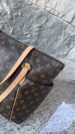 Louis Vuitton Totally MM Monogram - Image 3