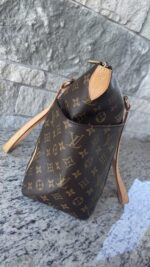 Louis Vuitton Totally MM Monogram - Image 7