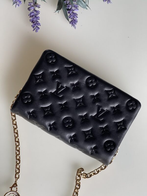 Louis Vuitton Pochette Coussin Noir - Image 7