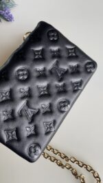 Louis Vuitton Pochette Coussin Noir - Image 8