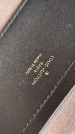 Louis Vuitton Pochette Coussin Noir - Image 12