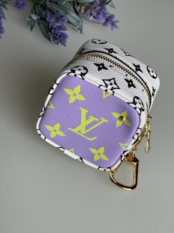 Louis Vuitton Giant Monogram Cube - Image 4