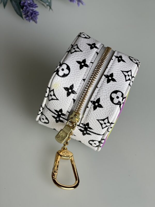 Louis Vuitton Giant Monogram Cube - Image 5