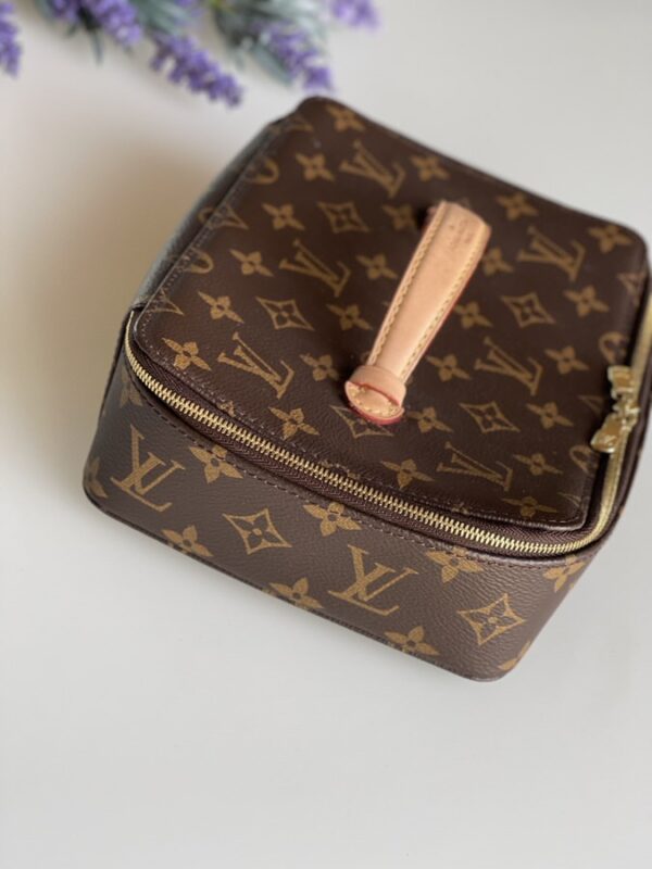 Louis Vuitton Nice Jewelry Case - Image 4