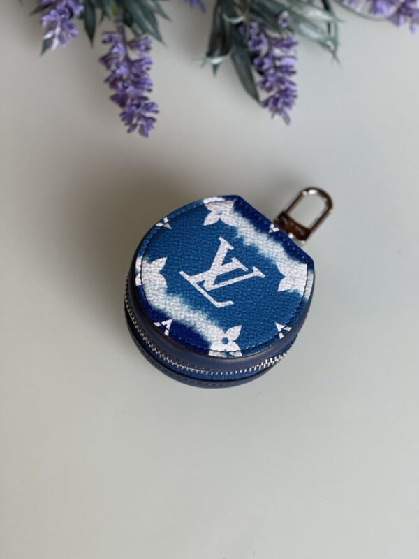 IMG_6053 6-1 Louis Vuitton Horizon Wireless AirPods Case Blue Escale - Image 1