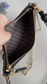 Louis Vuitton Easy Pouch On Strap Empreinte Noir - Image 7